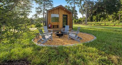 Stylish Cabin - Nearby Springs