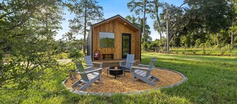 Stylish Cabin - Nearby Springs