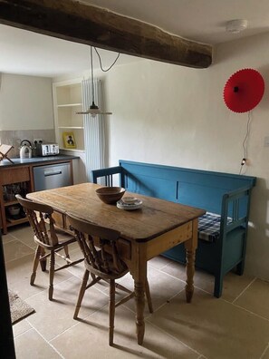 Dining - Pippin Cottage at Cann Orchard (BUDE)