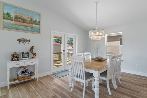 Lovely and spacious brand new - July 2024 - 2 BR, 2 BA villa on stilts