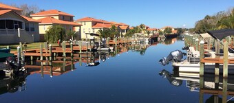 Lovely and spacious brand new - July 2024 - 2 BR, 2 BA villa on stilts