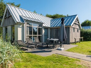 Bungalow | Exterior - Modern Chalet Near the Coast (Hollum)