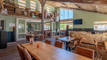 Bungalow | Dining