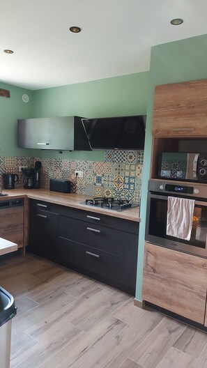 Microwave, oven, stovetop, dishwasher