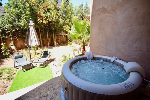 Luxurious Cozy Garden Room with 2 pools