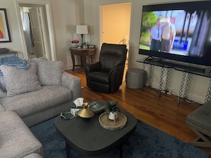 Living area - Cozy 3-bedroom house in enjoyable Wichita Falls next to Midwestern State. (Wichita Falls)