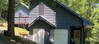 Mountain top cabin in the heart of the Uwharrie National Forest!