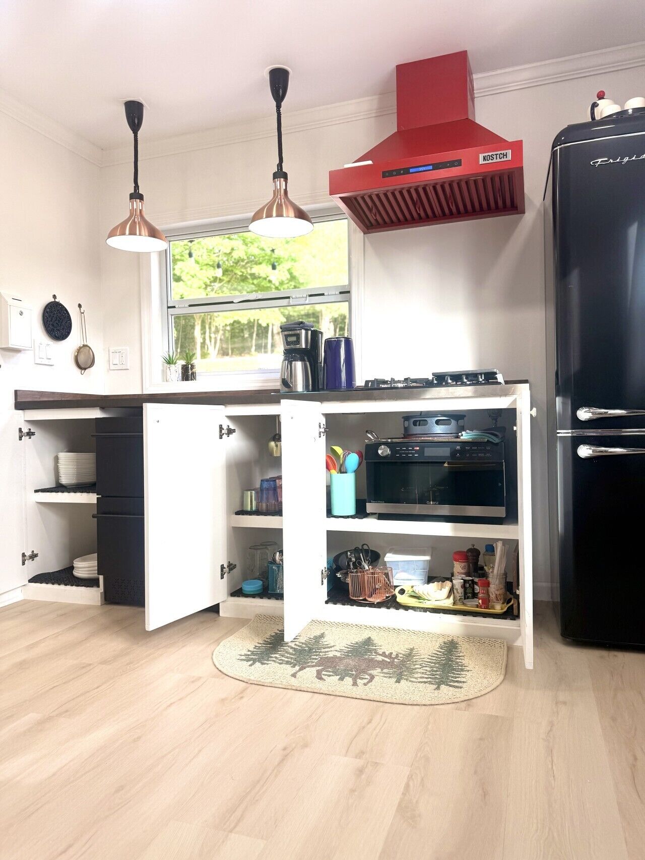 Coffee/tea maker, fridge, microwave, electric kettle