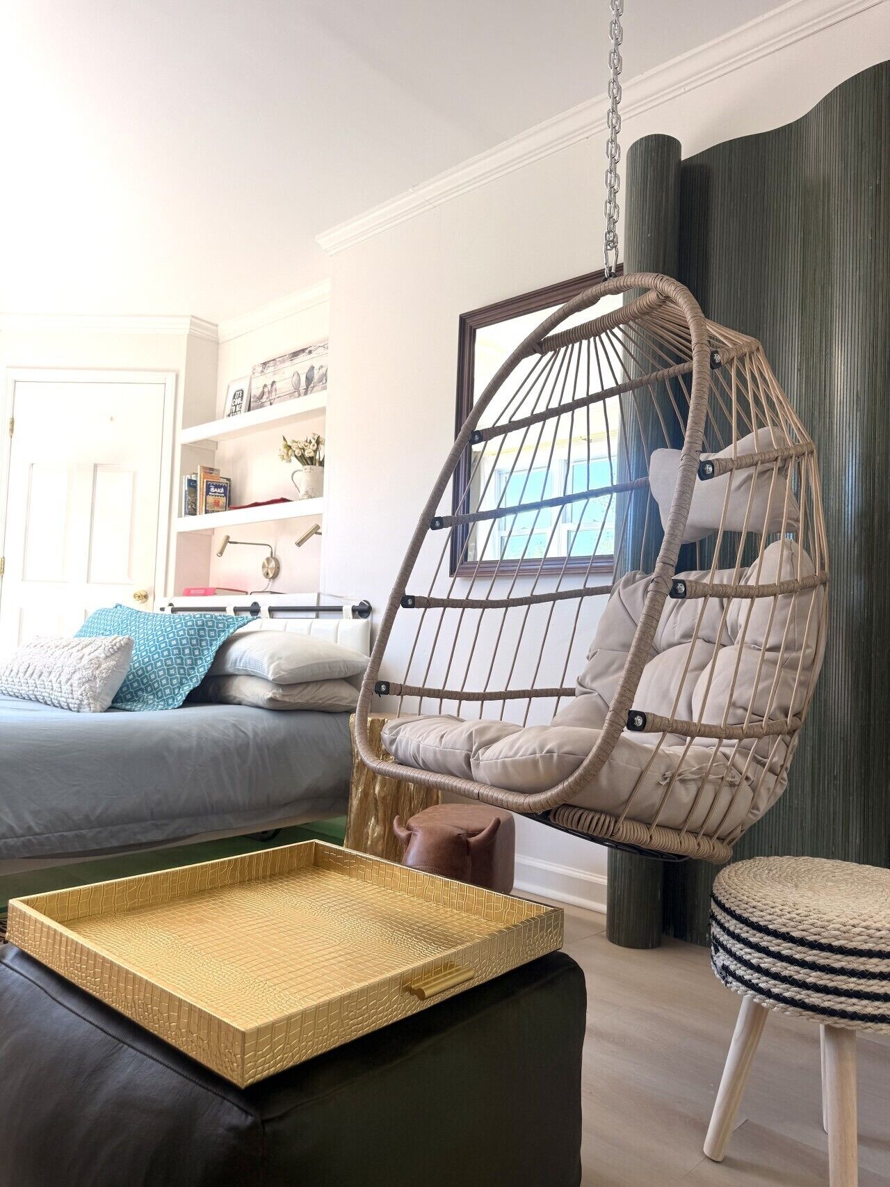 1 bedroom, desk, WiFi, bed sheets