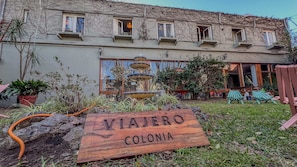 Garden - Viajero Colonia Hostel (Colonia del Sacramento)