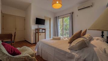 Coffres-forts dans les chambres, Wi-Fi gratuit, draps fournis