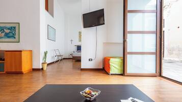 1 camera, ferro/asse da stiro