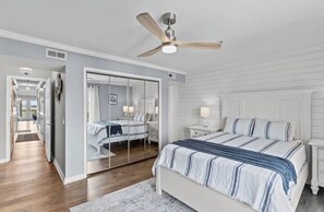 2 bedrooms, iron/ironing board, free WiFi, bed sheets - Stylish 2-bedroom waterfront condo in beautiful Carolina Beach (Carolina Beach)