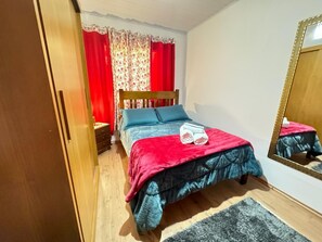 3 Schlafzimmer, Bügeleisen/Bügelbrett, WLAN, Bettwäsche