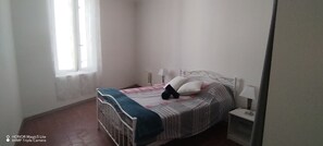 2 bedrooms, bed sheets