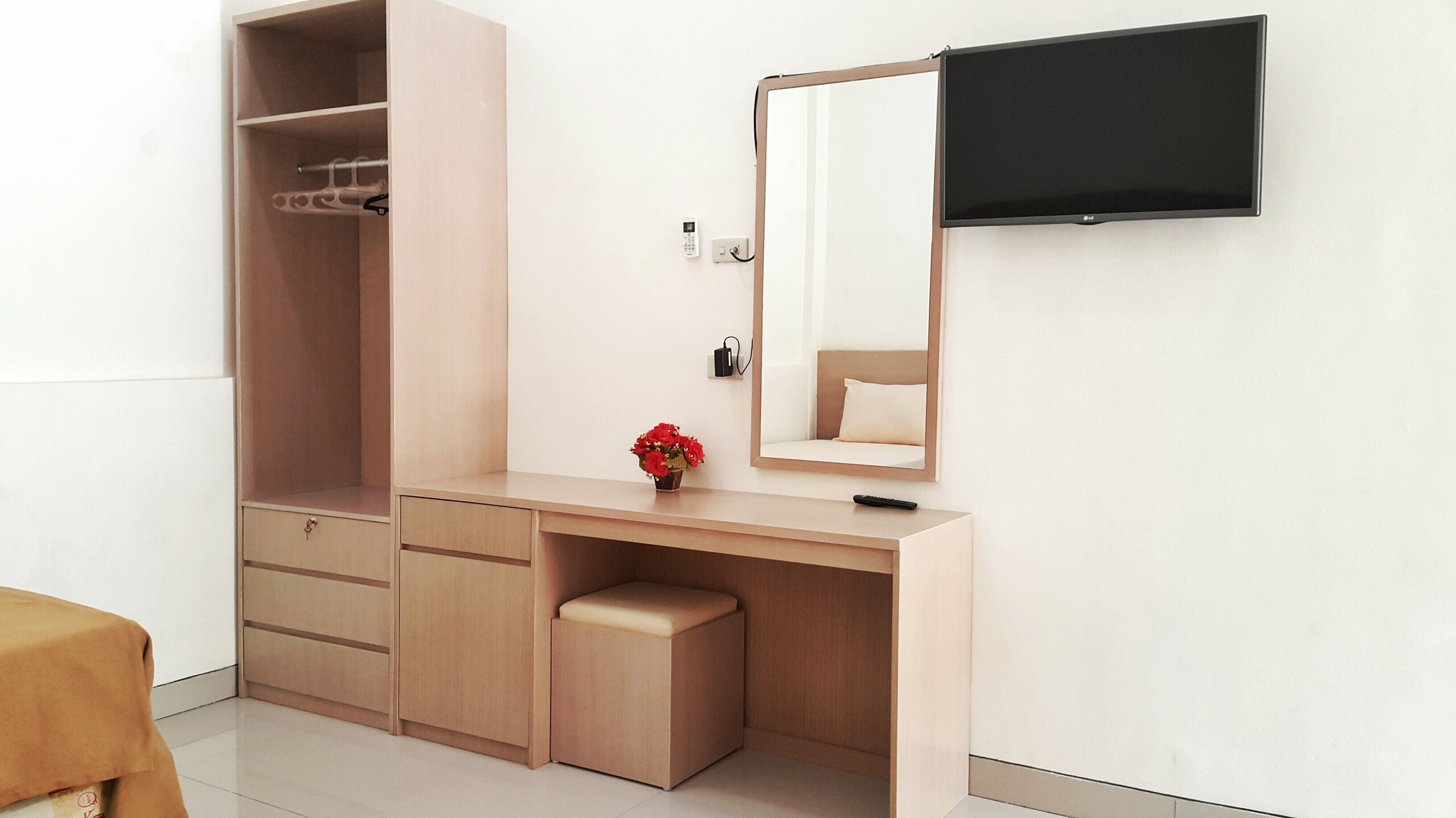 Phòng đơn Deluxe, quang cảnh công viên | Bàn, giường gấp/giường phụ (phụ phí) 