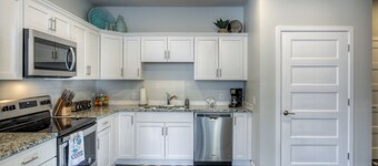 Cozy 2-Bedroom Condo in Vibrant Urban Omaha with Convenient Designated Parking