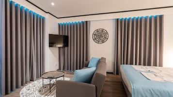 Family Studio, 1 Double Bed with Sofa bed, Non Smoking, Kitchenette | Hypo-allergenic bedding, free WiFi, bed sheets