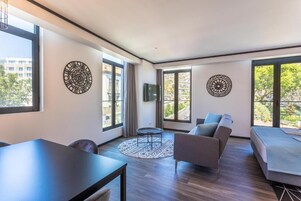 Family Studio, 1 Double Bed with Sofa bed | Hypo-allergenic bedding, free WiFi, bed sheets