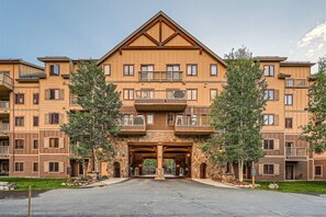 Exterior - Steps to the Slopes/Pool and Hot Tub Access/Private Patio with Grill (Keystone)