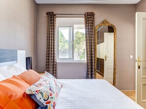 Villa | 3 bedrooms, individually furnished, bed sheets - Villa in Oliva Near Platja D'oliva Beach (Oliva)