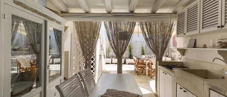 Outdoor dining