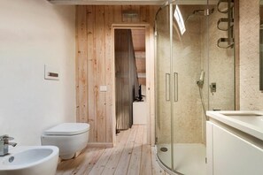 Shower, jetted bath, hair dryer, bidet - Garibaldi Luxury, in complete luxury and relaxation (Otranto)
