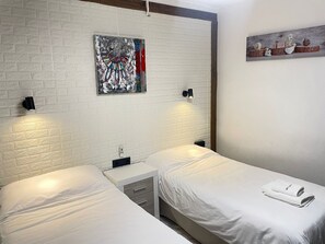 1 dormitorio y ropa de cama
