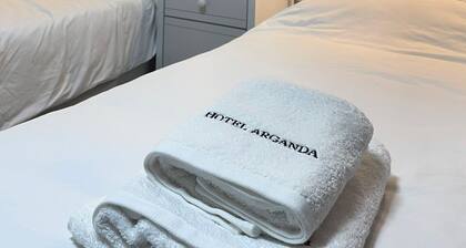 Habitación Doble Interna con dos Camas Individuales, Baño Privado