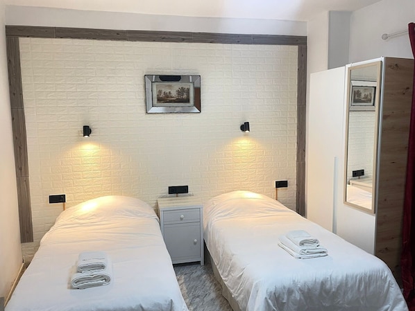 1 chambre, literie fournie