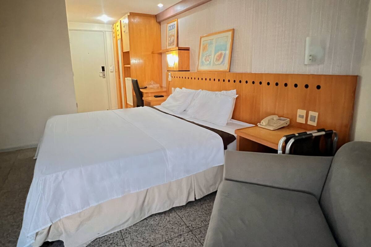 Comfort-dobbeltværelse - 1 kingsize-seng - havudsigt | Arbejdsområde til bærbare computere, mørklægningsgardiner