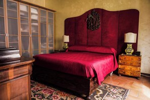 1 bedroom, desk, iron/ironing board, travel crib - Refined apartment in the heart of Rome in Trastevere without elevator (Roma)