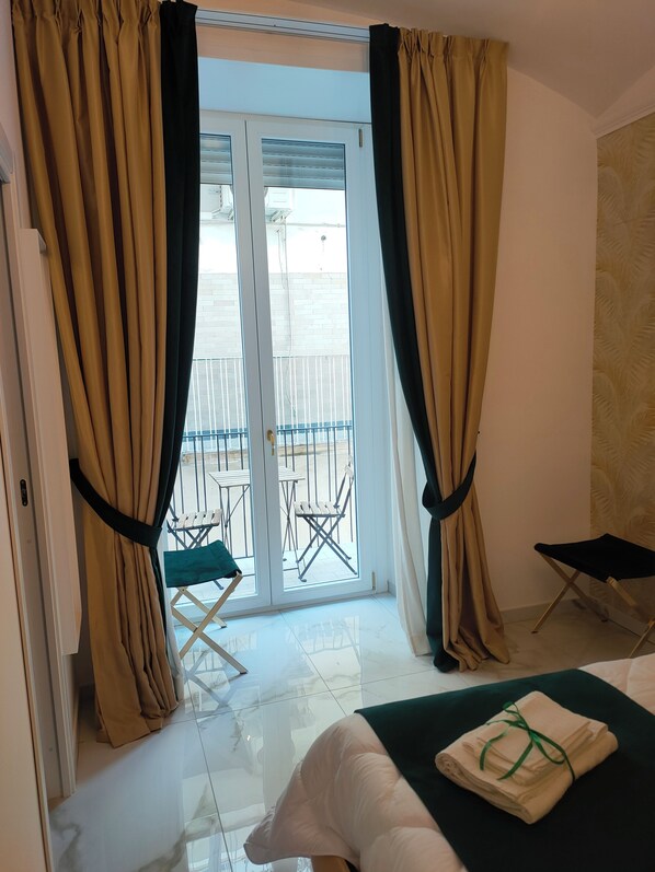 2 bedrooms, WiFi, bed sheets - Structure in the heart of the historic center of Naples within walking distance of the Duomo (Napoli)