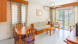 Unclassified image, 4 of 39, button - Charming Family Apartment (Roquetas de Mar)