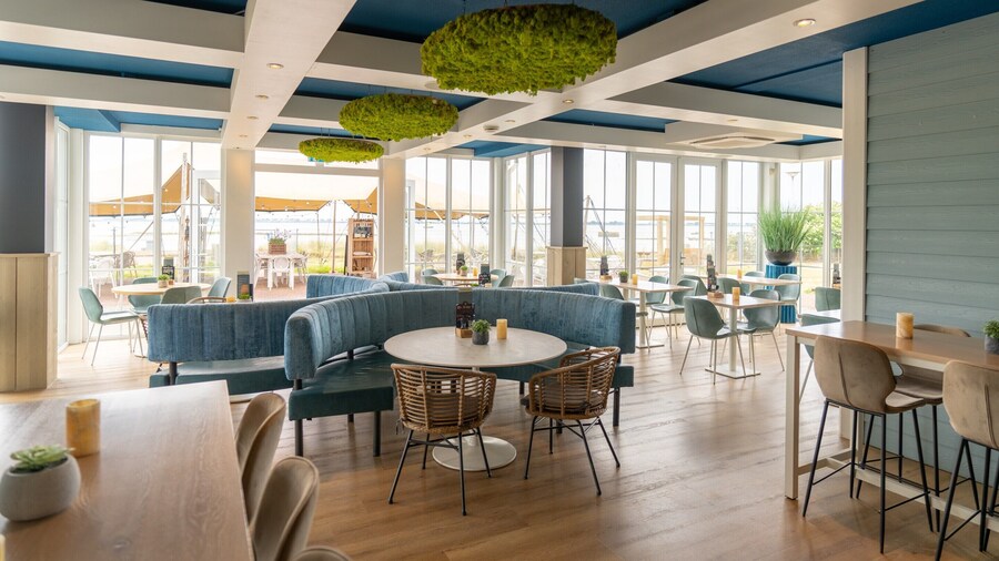 Suite in Hellevoetsluis by the Beach