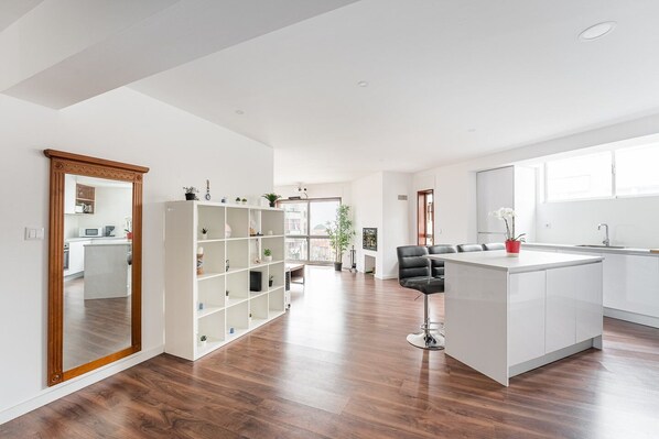 Interior - GuestReady - Urban vibe with balcony (Boavista)