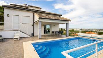 Villa | Pool | Indoor pool, outdoor pool