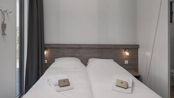 2 bedrooms, individually furnished, bed sheets