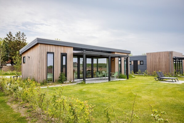Bungalow | Exterior - Lodge by Markermeer Near Hoorn (Wijdenes)