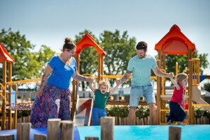 Chalet | Children's area - Chalet in Netherlands With Veranda & Comfort (Koudekerke)