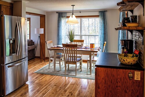 Cozy 4BR Mountain home near Sugarbush, beside the original Lawson's Brewery