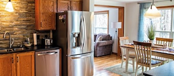 Cozy 3BR Mountain home near Sugarbush, beside the original Lawson's Brewery