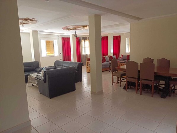 Living area - Spacious and comfortable apartement close to the city center. (tanger)