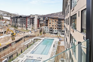 Smart TV 40 pulgadas con canales de televisión por cable, chimenea