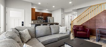 *Heart of Downtown*Balcony*Parking*300Mbps*BBQ