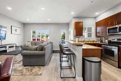 *Heart of Downtown*Balcony*Parking*300Mbps*BBQ