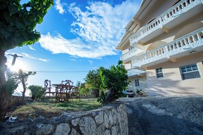 Exterior - Entire Homestay In Kingston - by Airport (Kingston)