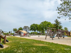 Tent | Property grounds - Comfortable Glamping Tent With Wifi in Limburg (Gulpen)