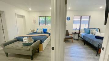 4 bedrooms, in-room safe, desk, iron/ironing board