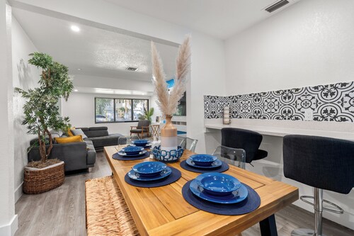 Casa Betania: Your Urban Oasis in Fort Lauderdale